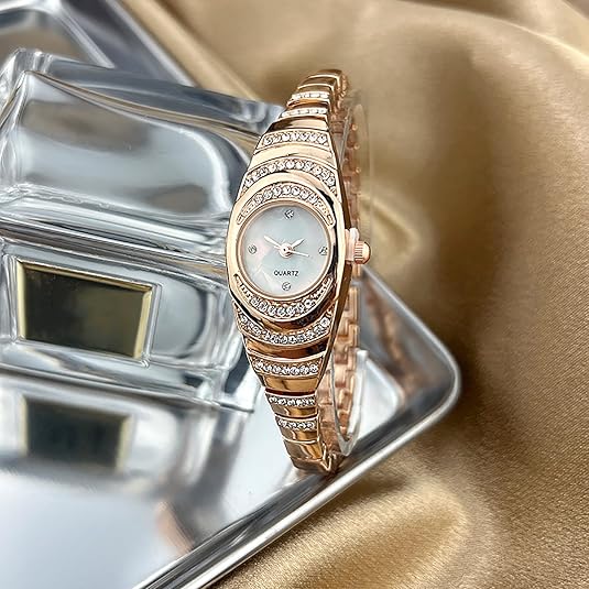 Vintage Women's Round Petite Gold Watch Luxury Stainless Steel Watch