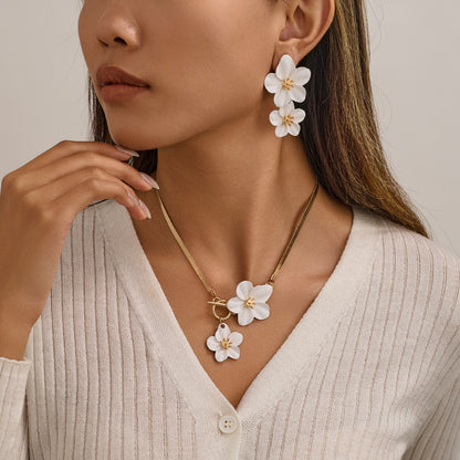 Elegant Floral Pendant Necklace and Earring Set