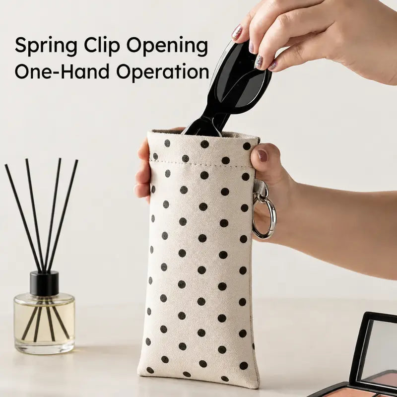 Portable scratch-resistant glasses pouch