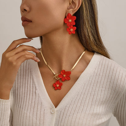 Elegant Floral Pendant Necklace and Earring Set