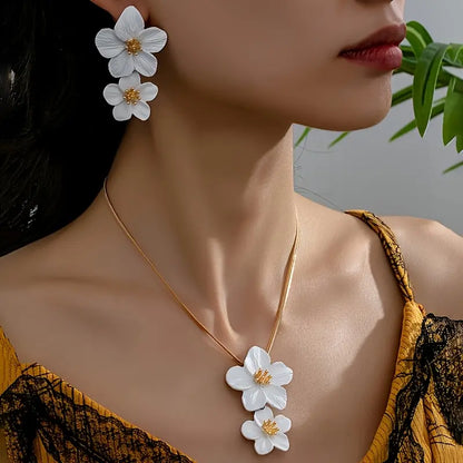 Elegant Floral Pendant Necklace and Earring Set