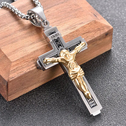 Cross pendant necklace
