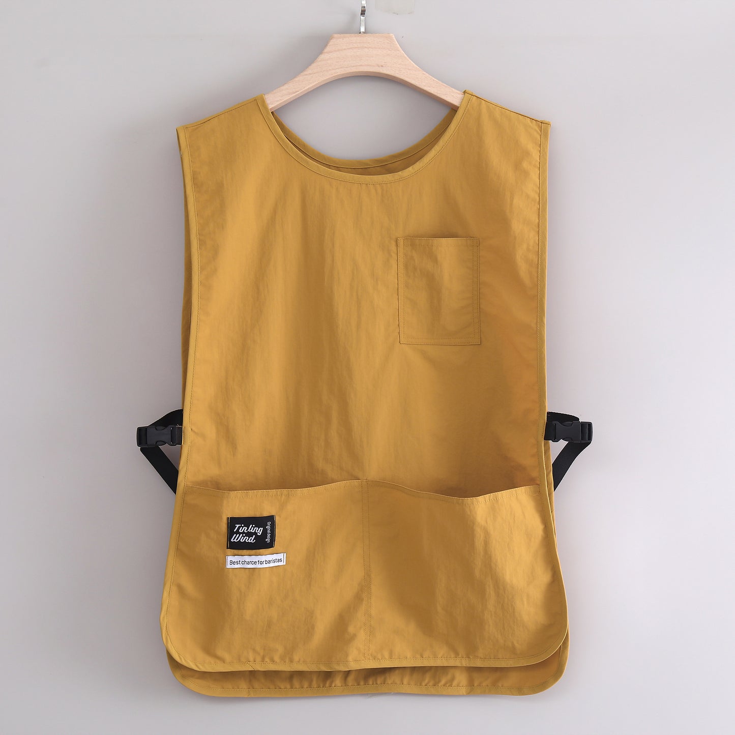 Sleeveless, multi-pocket, lightweight apron