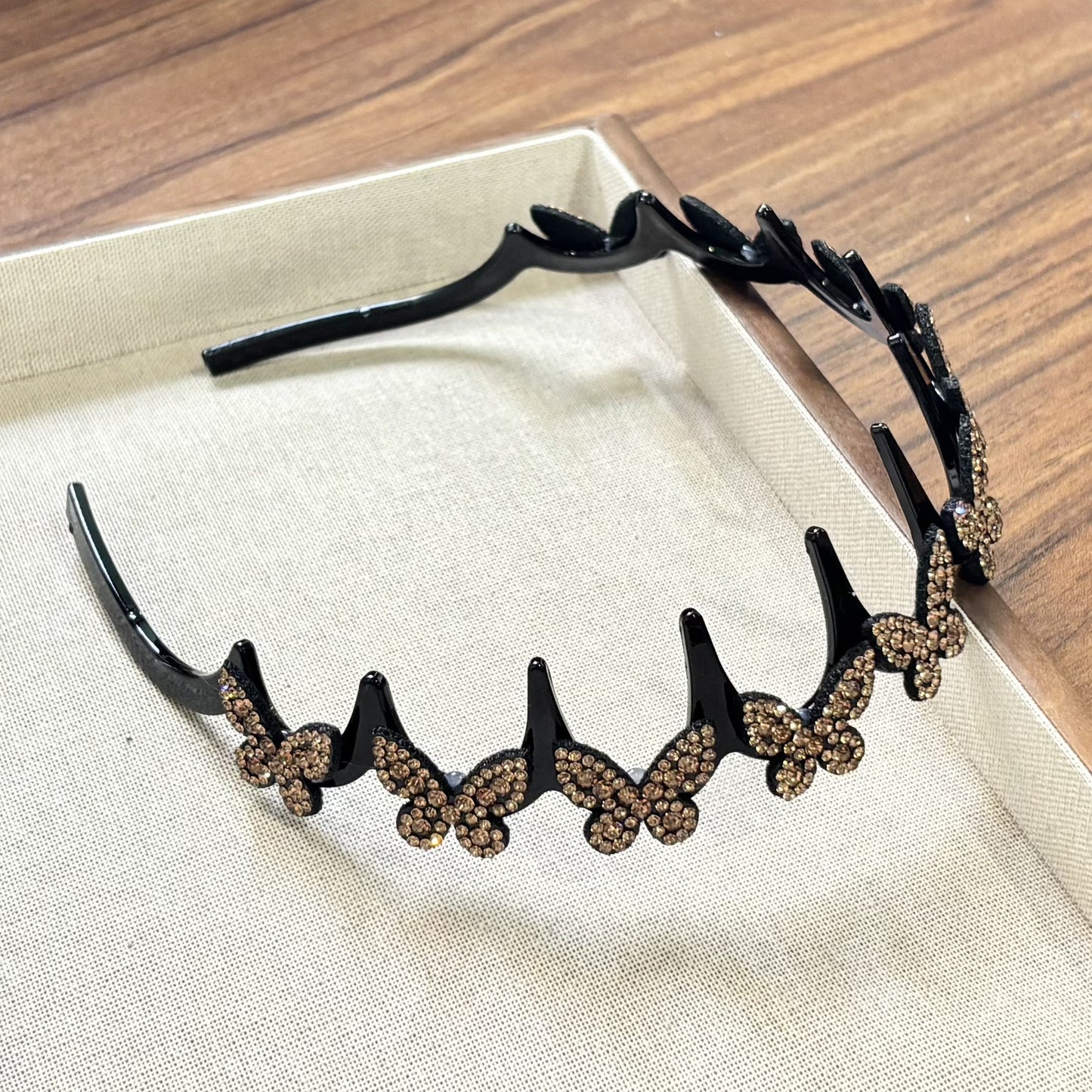 4PCS Wavy Headband with Shark-Tooth Comb Grips