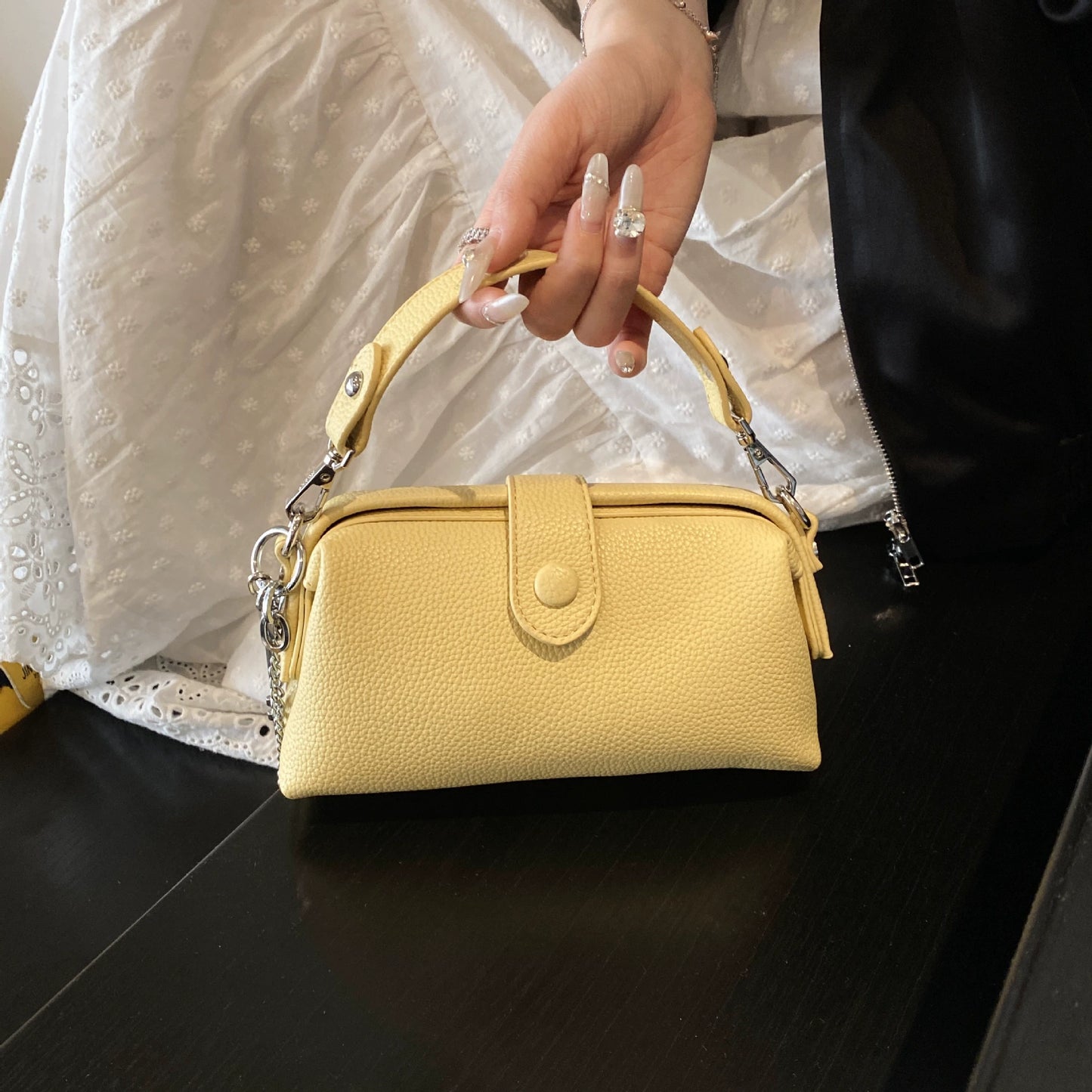Korean-style Minimalist Crossbody Bag for Commuting