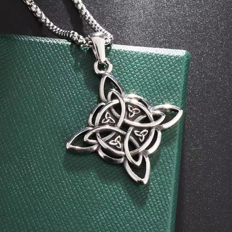 Mystical Witches Knot Necklace – Interwoven Celtic Pendant with Triquetra Trinity Symbol