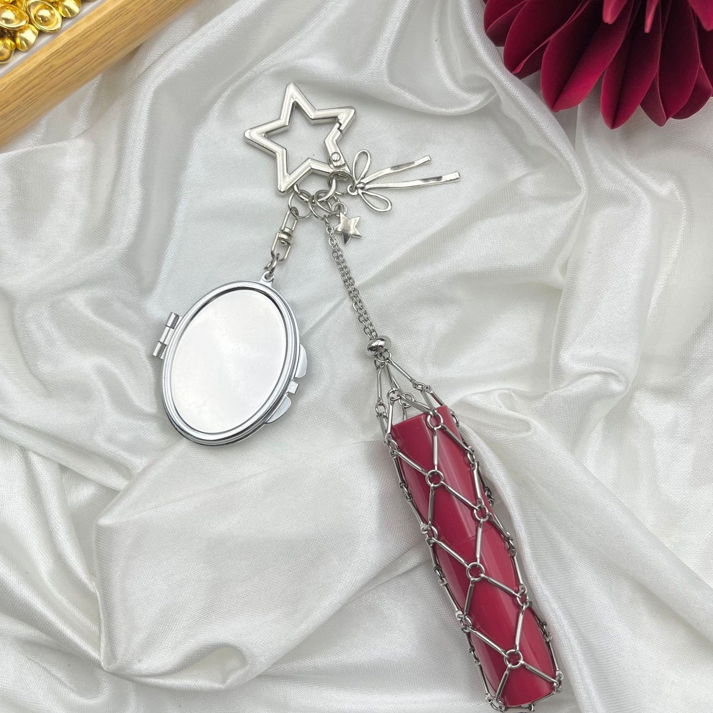 2Pcs Lip Gloss Storage Keychain — Features a Mirror and a Cute Bow Charm