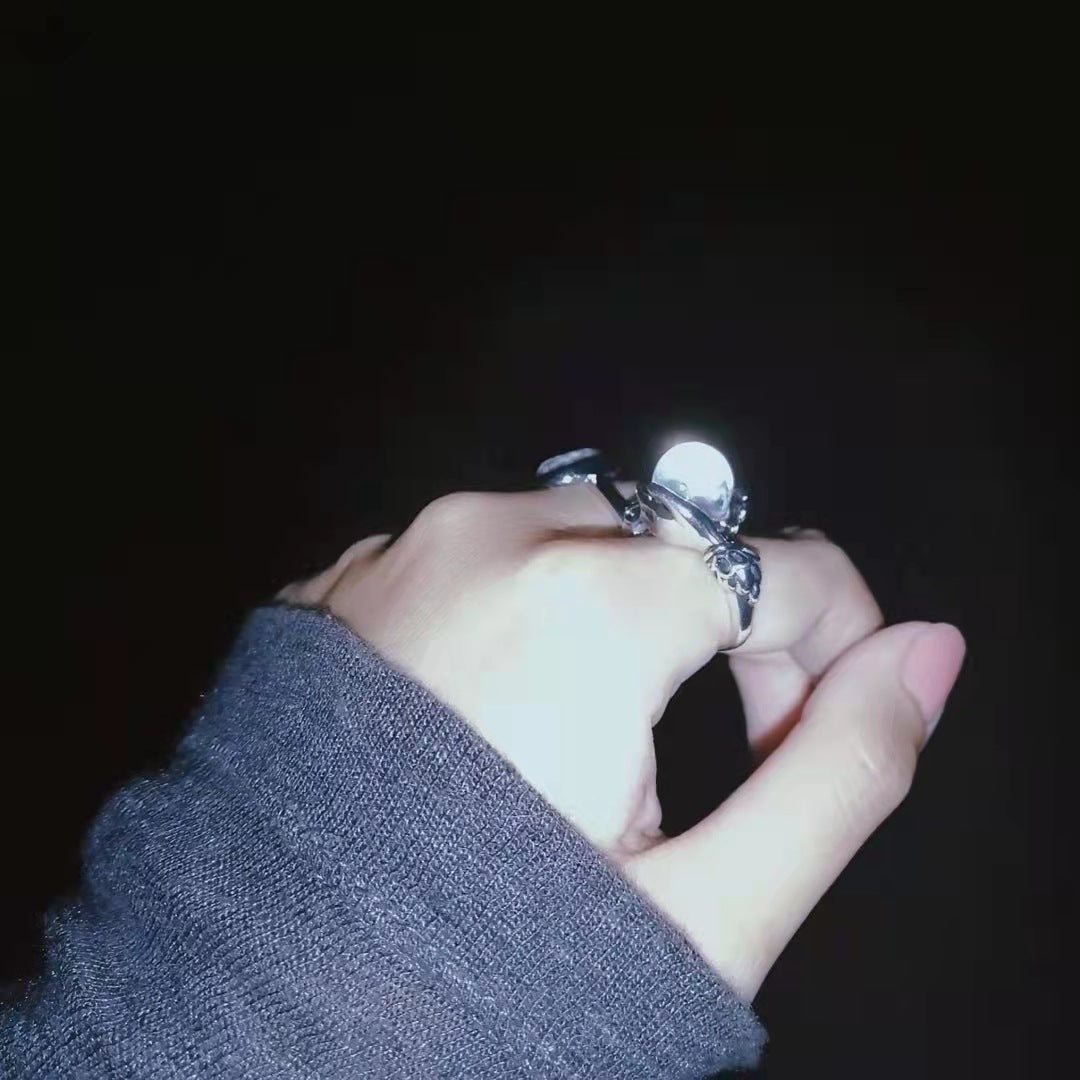 Retro-Style Open Ring Featuring an Inlaid Faux Crystal Sphere Embraced by a Band